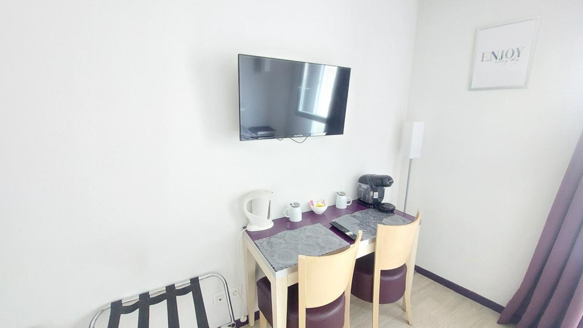 Studio Moderne Et Equipe Lourdes Centre Apartment Exterior photo